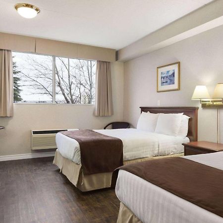 Days Inn by Wyndham Brockville Exteriör bild